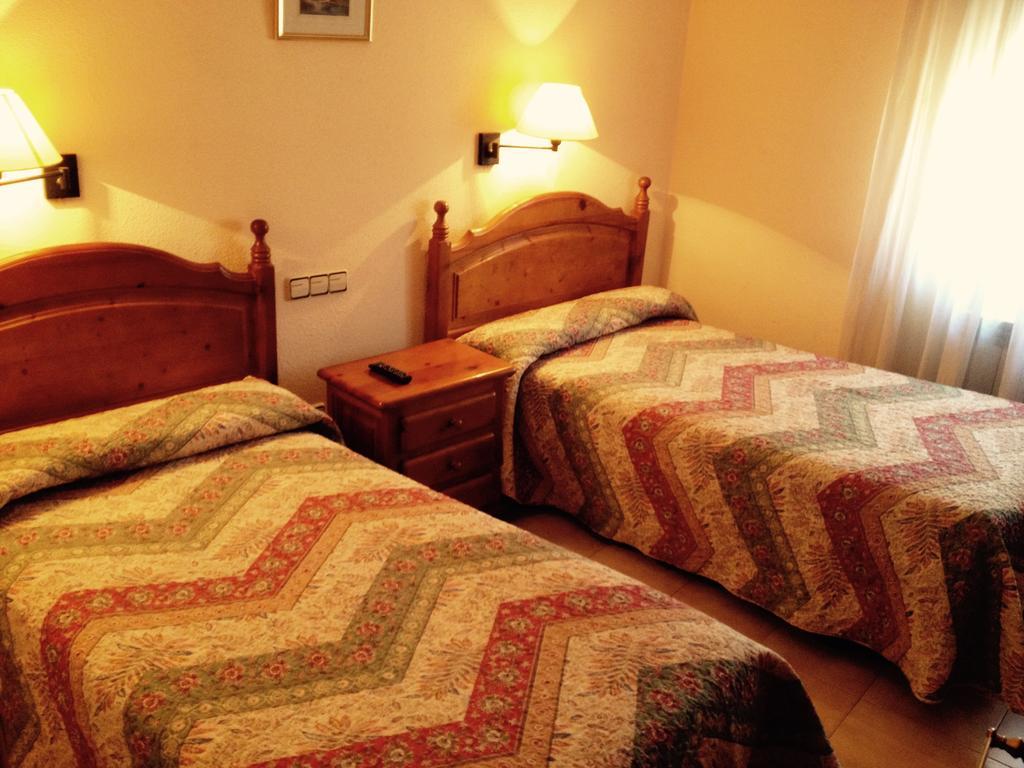 Hostal Nicolas Medinaceli Phòng bức ảnh
