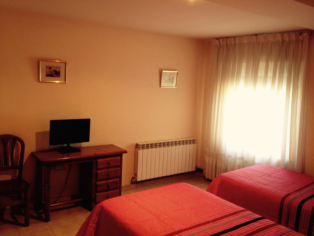 Hostal Nicolas Medinaceli Phòng bức ảnh