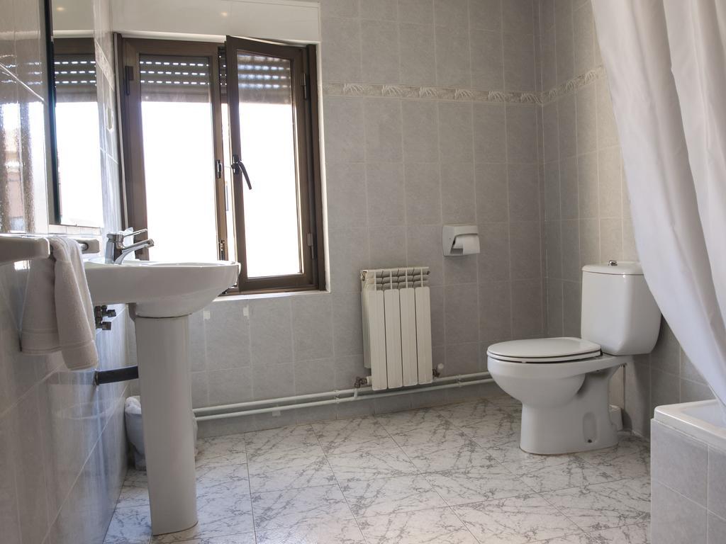 Hostal Nicolas Medinaceli Phòng bức ảnh